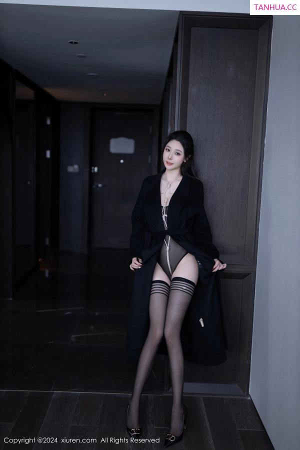 逗逗DouDou  [XiuRen]高清写真图 2024.05.16 No.8552 小逗逗 黑丝美腿第8张图片
